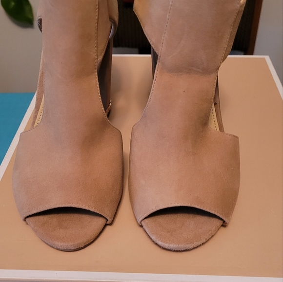 Michael Kors Suede heels - Picture 2 of 5